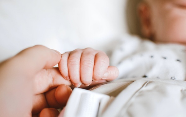 Vụ nữ sinh lớp 7 tự sinh con: Xuất hiện người đàn ông 30 tuổi nhận là cha đứa bé