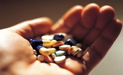 Tin tức đời sống ngày 15/1: Suýt tử vong vì uống thuốc theo quảng cáo trên mạng