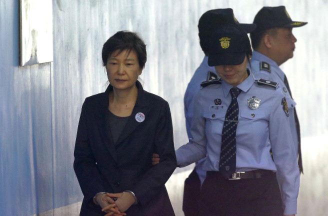 Y án 20 năm tù với cựu Tổng thống Park Geun-hye, chấm dứt vụ bê bối chính trị lớn nhất Hàn Quốc
