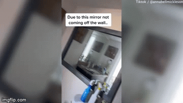 Chuyển đến nhà mới, người phụ nữ hoảng hốt khi phát hiện bí mật đằng sau tấm gương nhà tắm