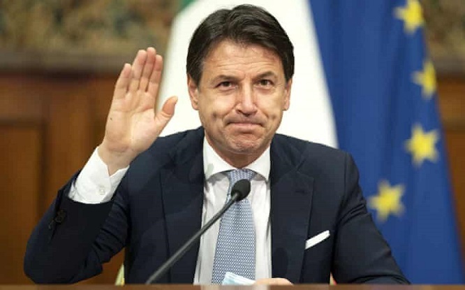 Thủ tướng Italia đệ đơn từ chức