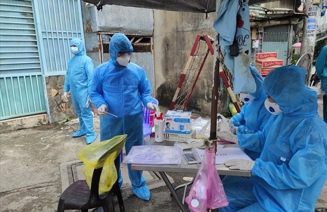 TP.HCM: Cách ly 6 người tiếp xúc gần bệnh nhân 1553