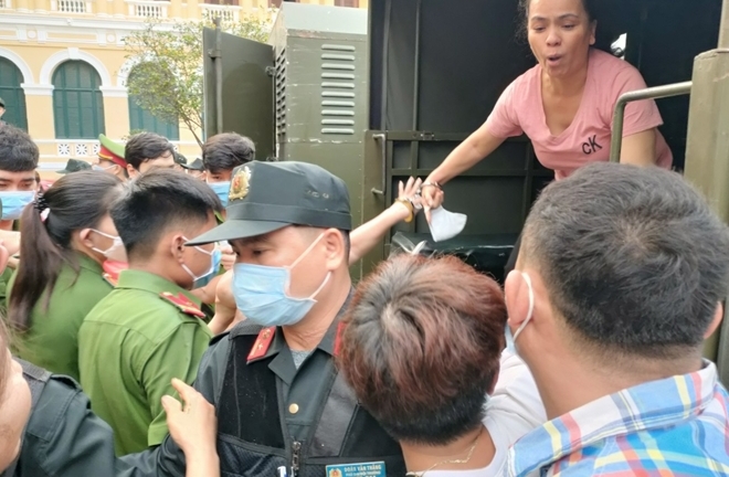 Vụ mua bán gần 100kg ma túy do bà