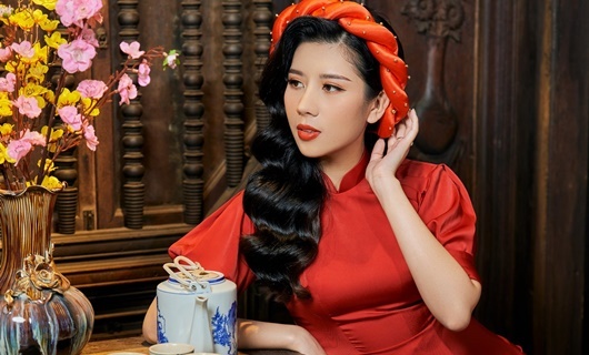 Dương Yến Nhung khoe sắc ngọt ngào trong tà áo dài đón Tết, ôn lại năm cũ không may mắn