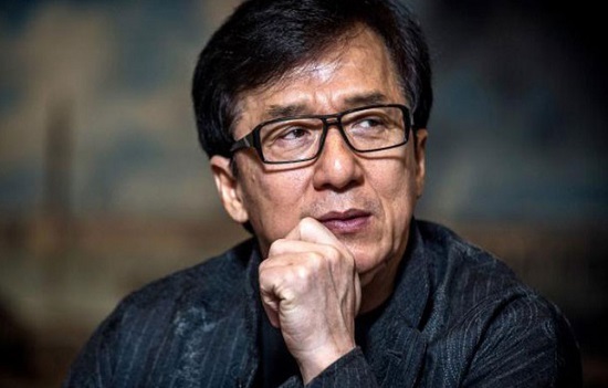 Giữa lúc Trịnh Sảng bị cấm sóng, Thành Long cũng bị réo tên vì lùm xùm bỏ rơi con