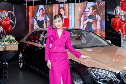 Lê Âu Ngân Anh mạnh tay tậu xế sang gần 8 tỷ đồng sau khi nhận hai niềm vui cuối năm cực lớn