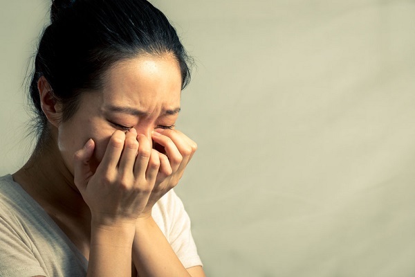 Theo chân vợ lúc đêm khuya, chồng phát hiện sự thật đau lòng, cách hành xử khiến dân tình phẫn nộ