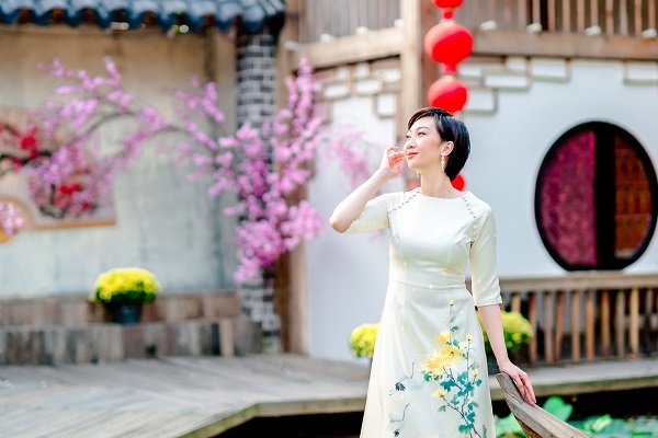 Lều Phương Anh rạng rỡ khoe body thanh xuân dù đã có 2 con