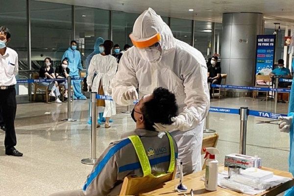TP.HCM: 30 F1 của nhân viên sân bay Tân Sơn Nhất có kết quả xét nghiệm