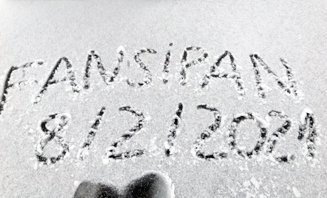 Chùm ảnh: Mưa tuyết trắng xóa bất ngờ xuất hiện trên đỉnh Fansipan ngày 27 Tết