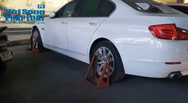 Vi phạm nội quy chung cư, cư dân bị...giữ luôn phương tiện