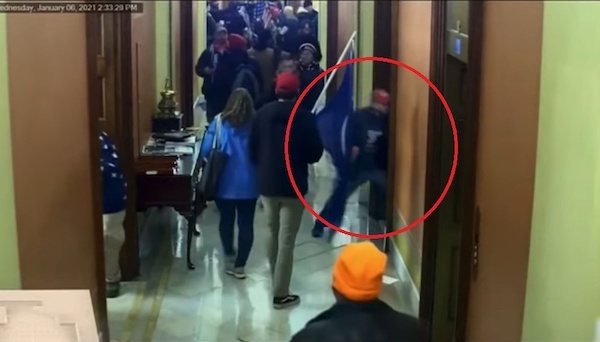 Luận tội ông Trump: Phe Dân chủ ra 