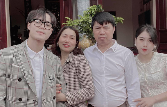 Thấy Tiến Linh ứng tuyển làm em rể, Văn Toàn đáp trả cực 