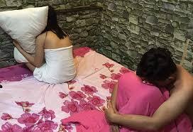 Bắt quả tang 2 đôi nam nữ mua bán dâm trong nhà trọ: Bà chủ nuôi 
