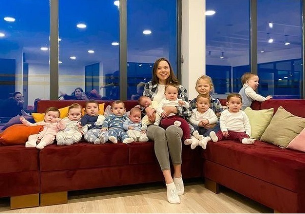 Tiết lộ nguyên nhân khiến người phụ nữ mới 23 tuổi nhưng là mẹ ruột của 11 đứa con