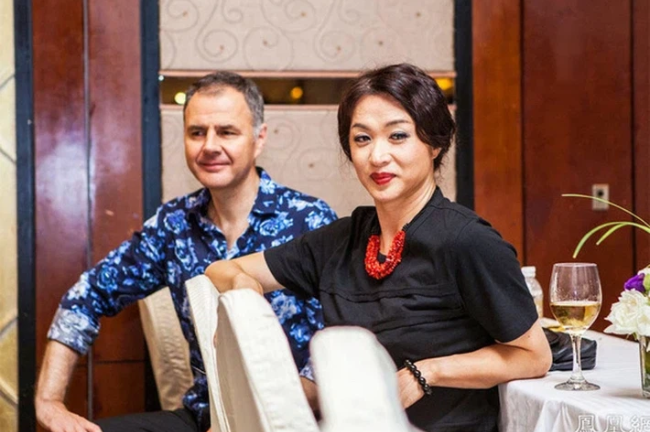 Con trai của MC chuyển giới bị bạn bè chỉ trỏ: “Mẹ mày từng là đàn ông”, cậu bé chỉ nói một câu đã khiến tất cả im lặng