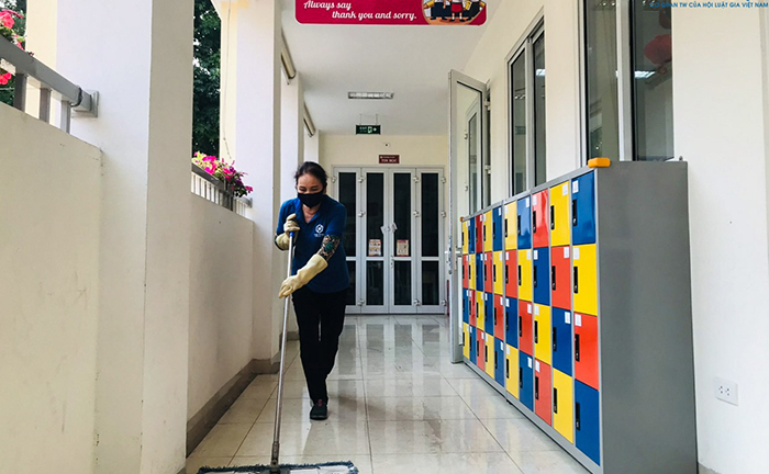 Trường học Hà Nội gấp rút dọn dẹp, chuẩn bị đón học sinh trở lại 