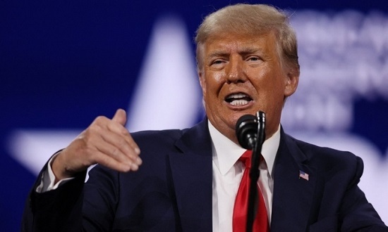 Ông Trump tái xuất: Công kích người tiền nhiệm và úp mở tái tranh cử