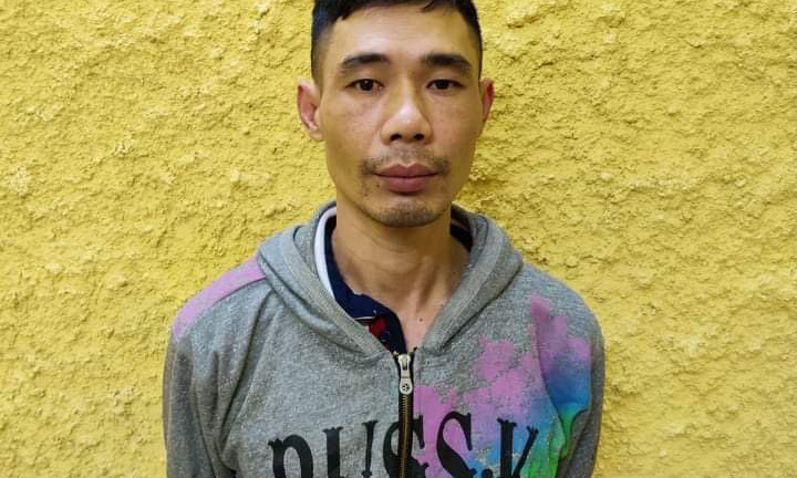 Quá khứ khiếp sợ của gã cầm dao bầu vô cớ chém người đi đường