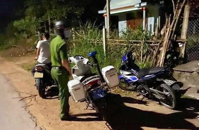 Vụ người phụ nữ bị đâm giữa đêm: Nghi phạm quay lại hiện trường làm gì?
