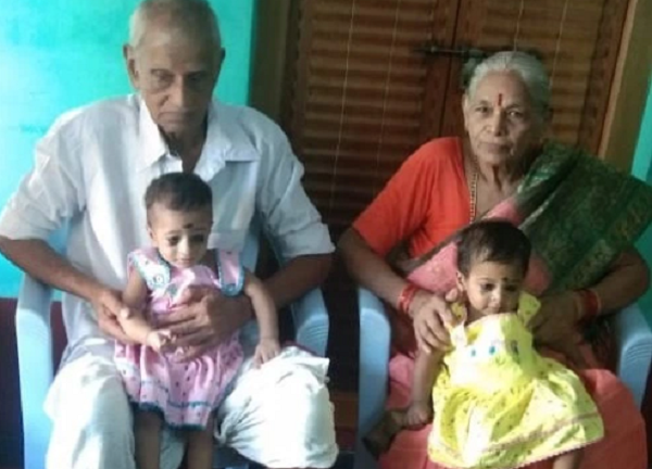 Người phụ nữ vỡ òa với niềm hạnh phúc lần đầu được làm mẹ ở tuổi 73