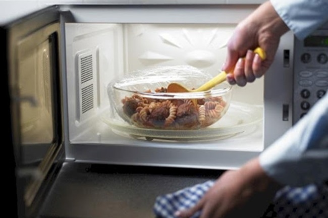 5 thói quen đặc biệt gây hại khi dùng lò vi sóng, điều số 1 rất nhiều người mắc 