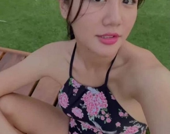 Văn Mai Hương diện bikini khoe đường cong gợi cảm, body 