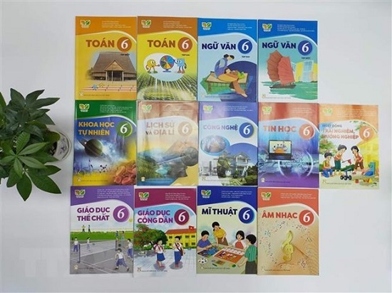 Công bố giá sách giáo khoa lớp 2 và lớp 6 năm học mới, cao nhất hơn 400.000 đồng một bộ