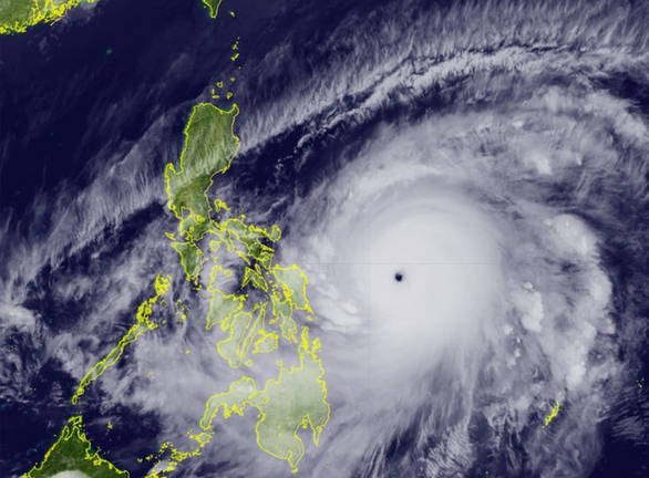 Siêu bão Surigae tăng lên cấp 17, có thể sẽ ảnh hưởng trực tiếp tới Biển Đông