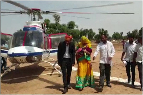 35 năm gia đình mới chào đón 1 cháu gái, ông bà mạnh tay thuê hẳn trực thăng để đón về