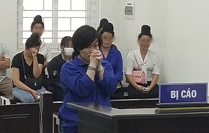 Lĩnh án tử, người đàn bà giấu heroin vào áo ngực bật khóc nức nở