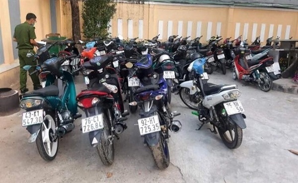 Tin tức thời sự mới nóng nhất hôm nay 2/5: Quái xế tụ tập trên đèo Hải Vân để “ăn mừng” nghỉ lễ
