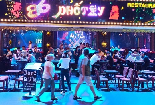TP.HCM tạm dừng một loạt hoạt động, dịch vụ không thiết yếu