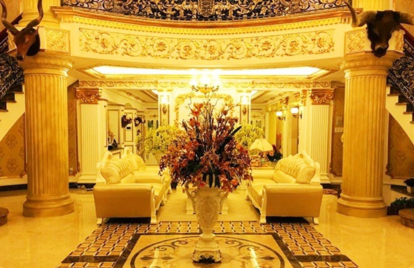 Choáng ngợp trước biệt thự trăm tỷ của các nữ đại gia trong showbiz Việt