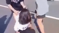 Vụ clip nữ sinh lớp 7 bị đánh, lột đồ trên cầu: Công an vào cuộc điều tra