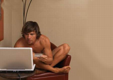 Sở thích xem phim sex bào mòn