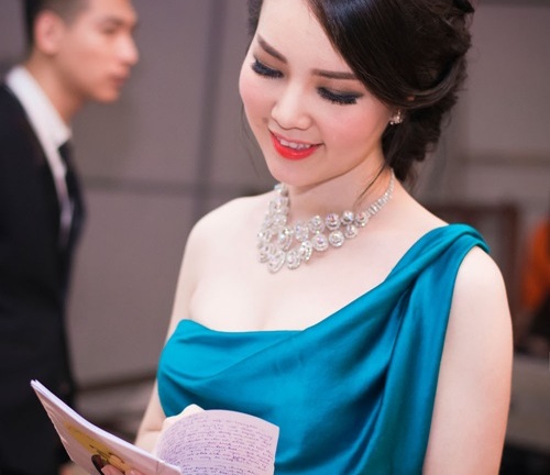 Mai Phương Thúy giản dị làm giám khảo