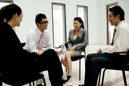 Giao tiếp công sở bằng mắt: Bạn đã thử chưa?