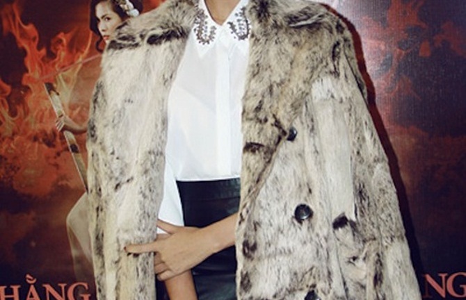 Mỹ nhân Việt đình đám cũng mê mệt điện thoại 