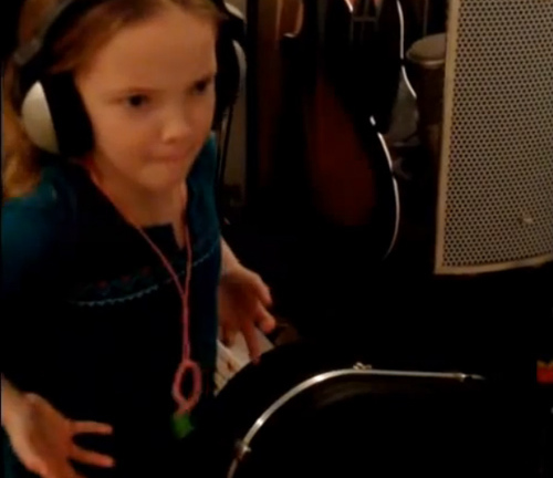 Cô bé 9 tuổi làm mưa làm gió với bản cover tuyệt đỉnh