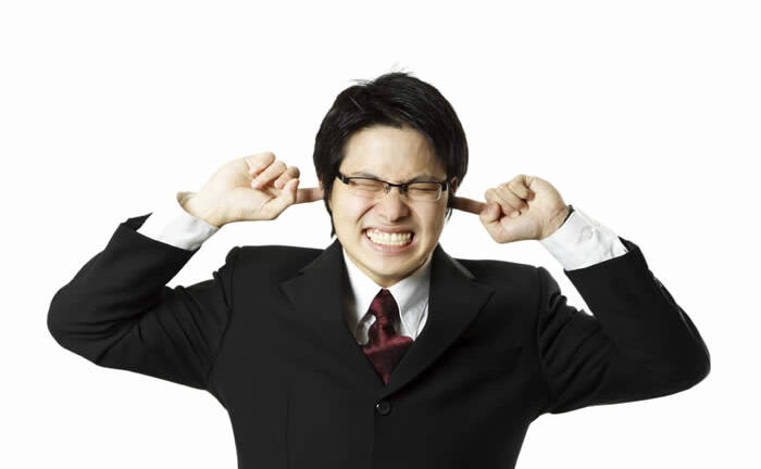 Cô ấy lúc nào cũng than phiền khiến tôi mệt mỏi