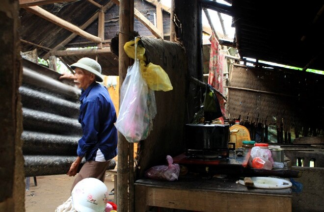 Người dân Quảng Trị dỡ nhà đón... siêu bão Haiyan