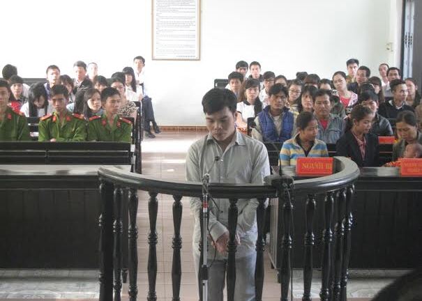 Hoãn xử vụ cha giết con 4 ngày tuổi vì cãi nhau với vợ