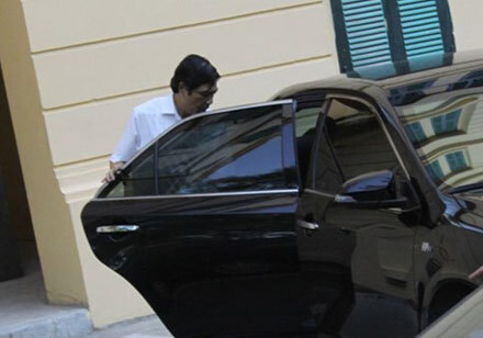 Ông Nguyễn Bá Thanh đến tòa xử vụ bầu Kiên từ sáng sớm 