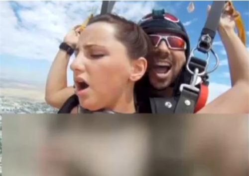 Choáng với hình ảnh cặp đôi vừa 