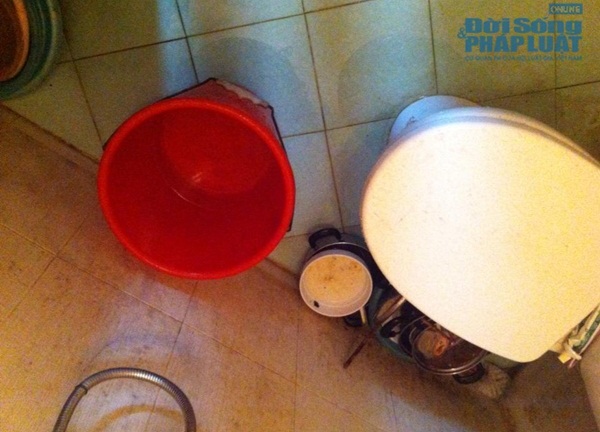 Bi hài vợ chồng kéo nhau ra nhà nghỉ