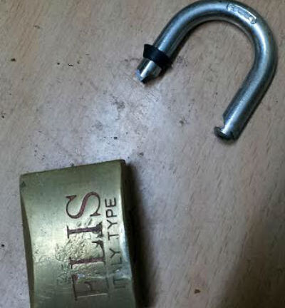 Phóng viên bị kẻ gian khoắng sạch đồ giữa ban ngày