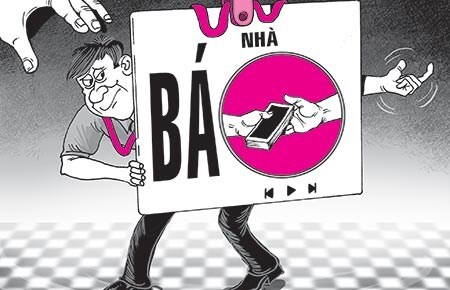 Xưng phóng viên, quay camera tống tiền CSGT 100 triệu  