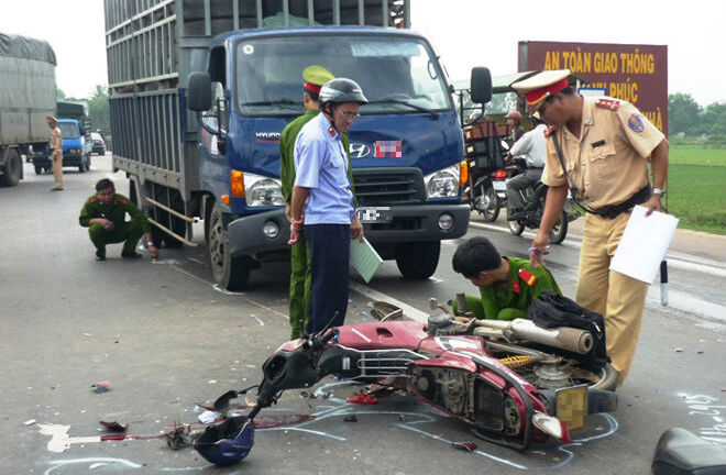 Ngày đầu năm mới 2015: 39 vụ tai nạn giao thông, 20 người chết