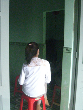 Cô bé 15 tuổi có biệt tài xem bói cho cả... cán bộ Nhà nước(!?)